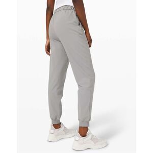 Lululemon Keep Moving Jogger In Rhino Grey Size 6